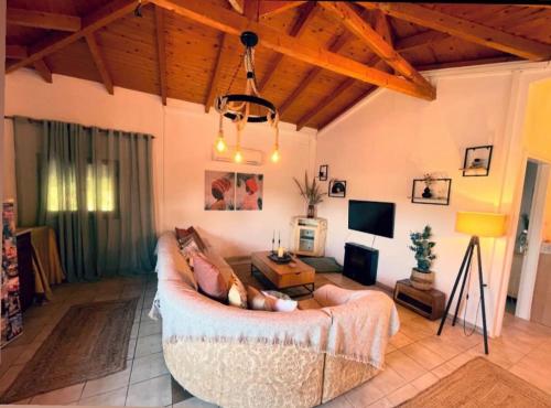 Villa Marlen — 4-Star Luxury Hotel in Krestena, Greece