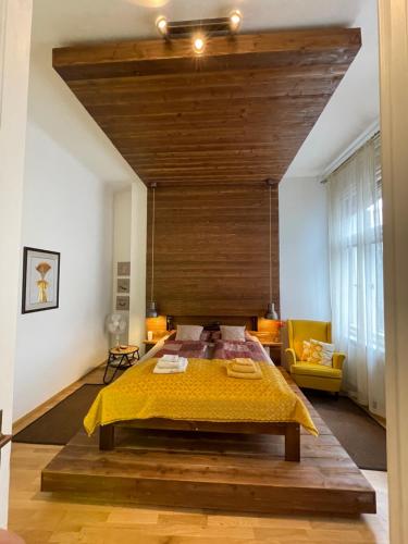 Amber Pearl Apartment 2 rooms and 2 bathrooms at Kálvin Square — 4-Star Luxury Hotel in Budapest, Hungary