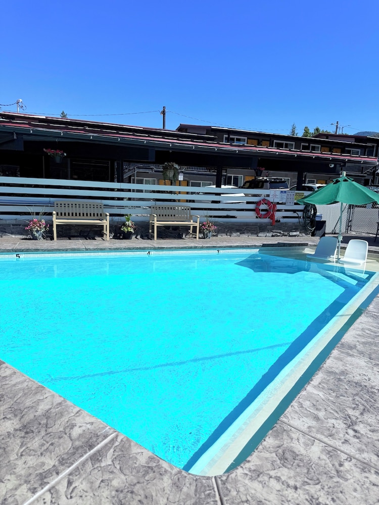 Timbers INN and Suites - photo 32