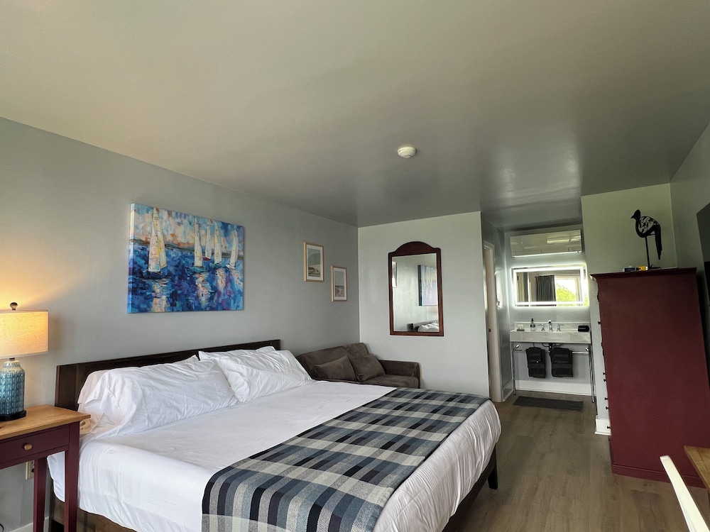 The High Tide Inn - photo 55