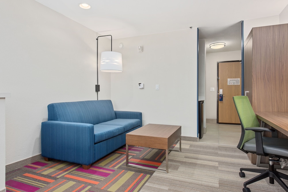 Holiday Inn Express Hotel and Suites West Valley by IHG - photo 8