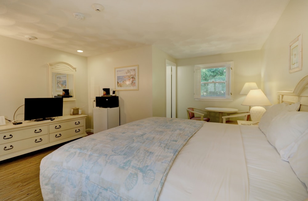 Hamilton Village Inn - photo 5