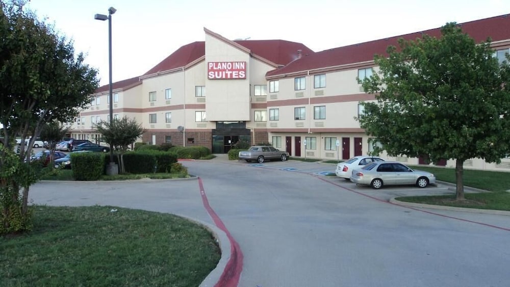Plano Inn & Suites - photo 32