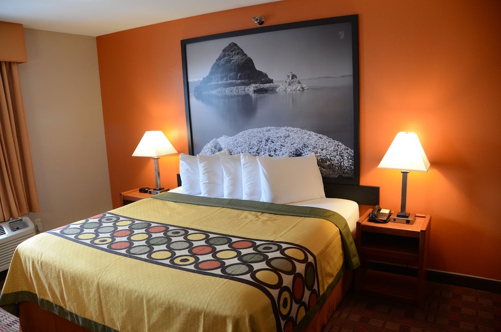 Super 8 by Wyndham Louisville Expo Center - photo 10