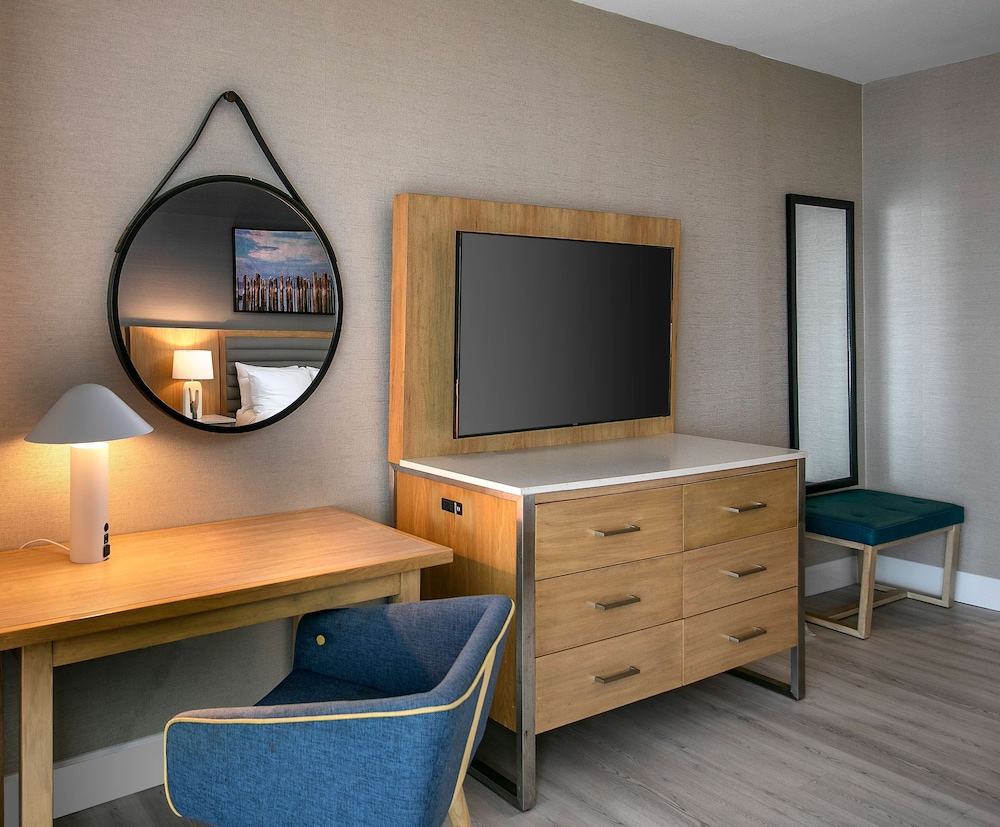 Inn at the Pier Pismo Beach Curio Collection by Hilton - photo 10