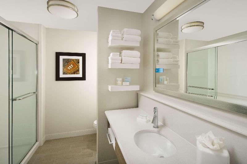 Hampton Inn & Suites Falls Church - photo 26