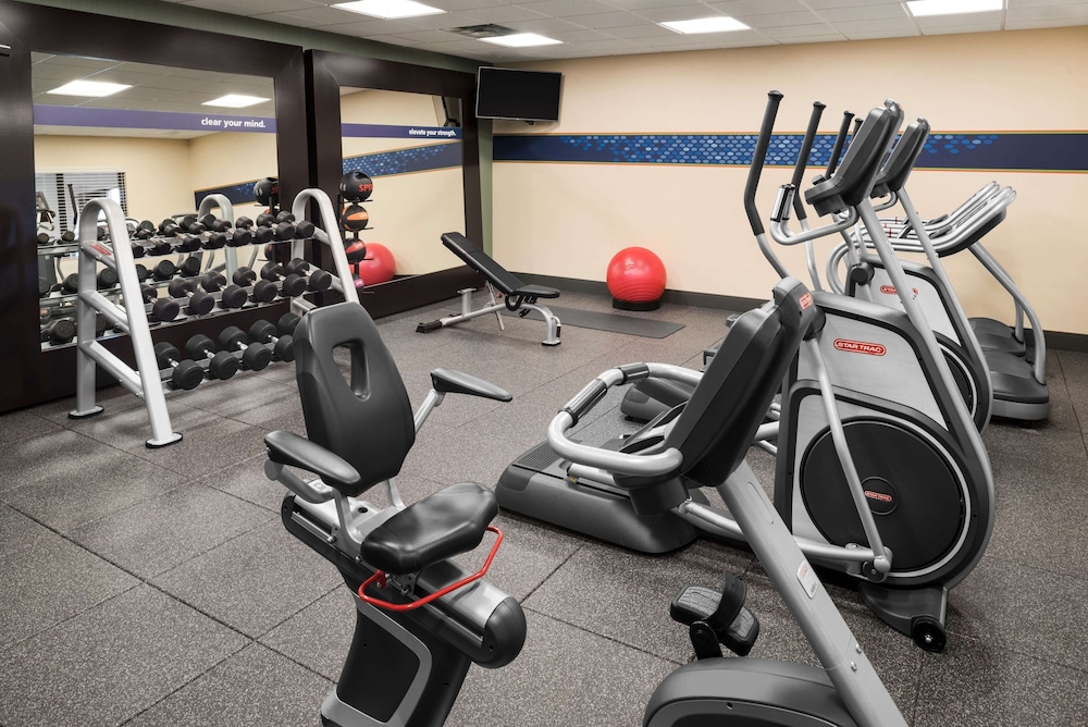 Hampton Inn Lincoln Airport - photo 18