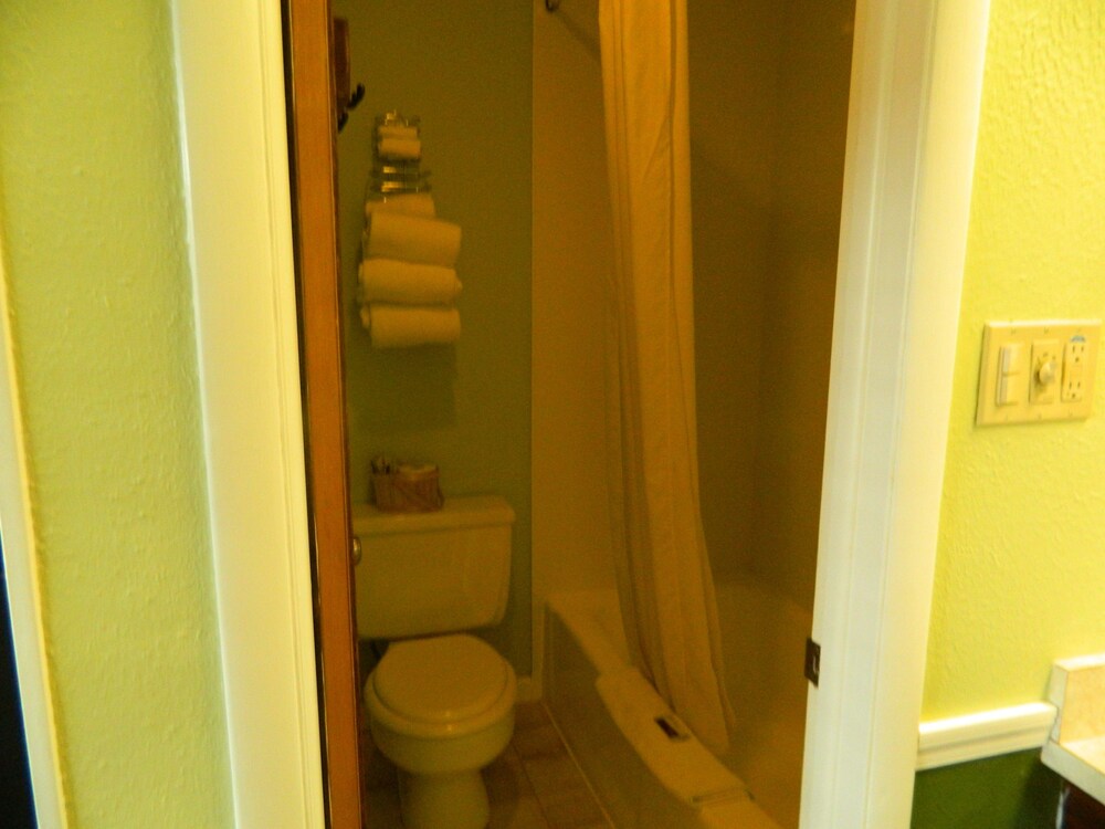 Country Motor Inn - photo 53