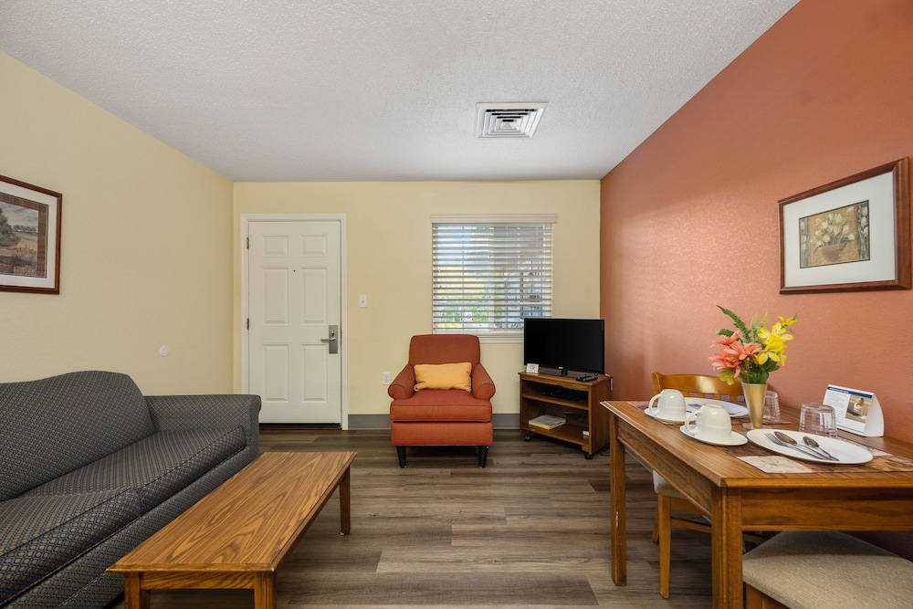 Affordable Suites Fredericksburg - photo 17
