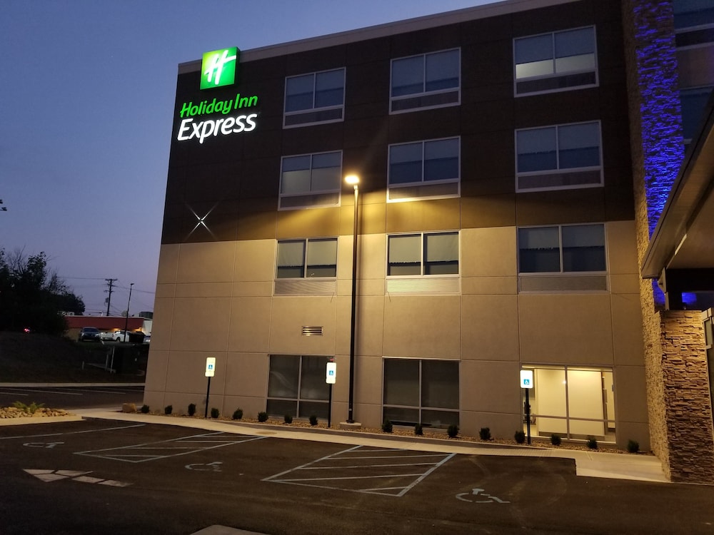 Holiday Inn Express Williamsburg by IHG - photo 55