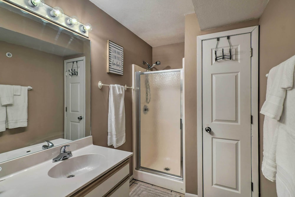 Modern Resort Condo about 3 Mi to Branson Landing - photo 12