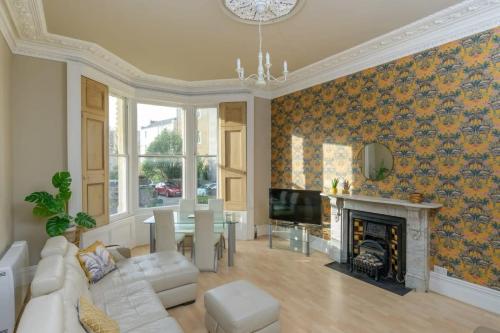 Gorgeous Apartment Seconds from Seafront Clevedon — 4-Star Luxury Hotel in Clevedon, United Kingdom