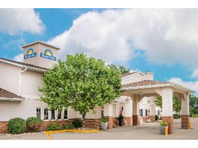 Days Inn by Wyndham Ottumwa - photo 17