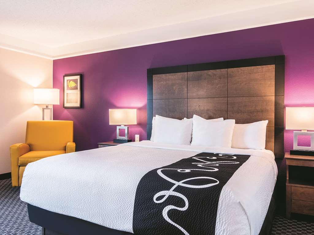 La Quinta Inn & Suites by Wyndham Shreveport Airport - photo 24