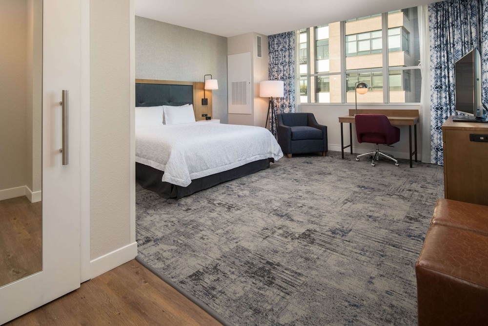 Hampton Inn & Suites Portland Pearl District - photo 8