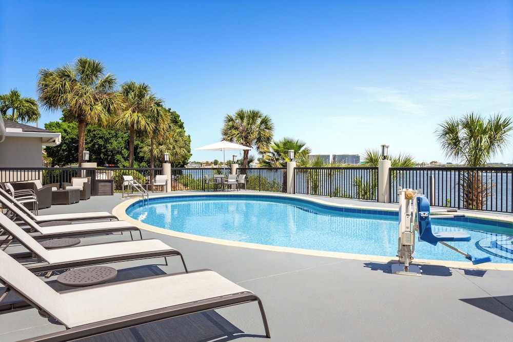 Holiday Inn Express Hotel & Suites Tampa Rocky Point Island by IHG - photo 17