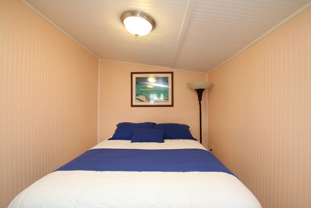 Sunset Cove Beach Resort - photo 24