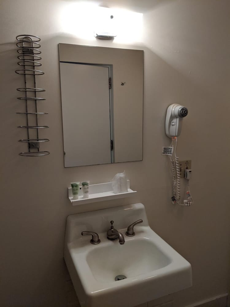 Lake Shore Farm Inn - photo 34