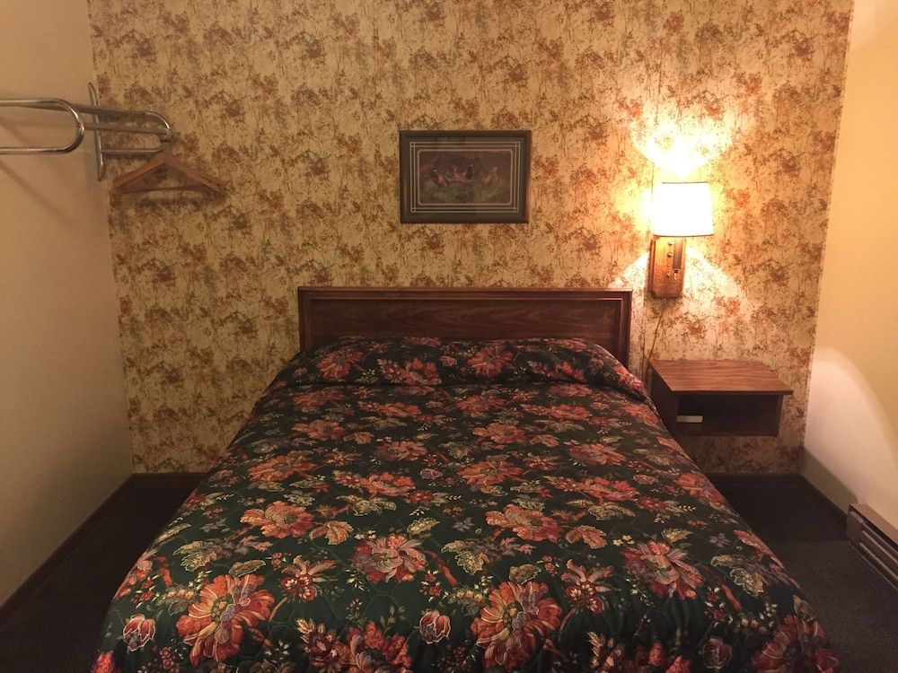 Burr Oak Motel - photo 19
