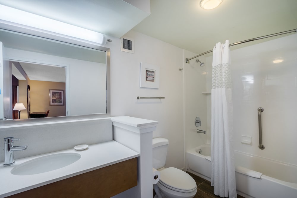 Hampton Inn Jonesboro - photo 38
