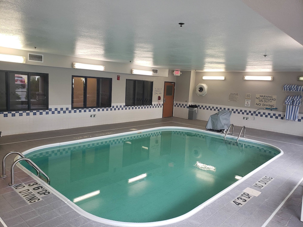 Country Inn & Suites by Radisson Fairview Heights IL - photo 55