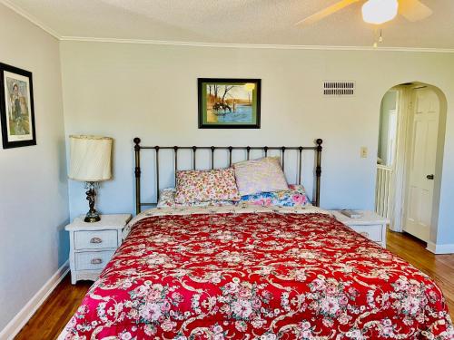 Studio with a private entrance and garage 30 days minimum in Kansas City, United States