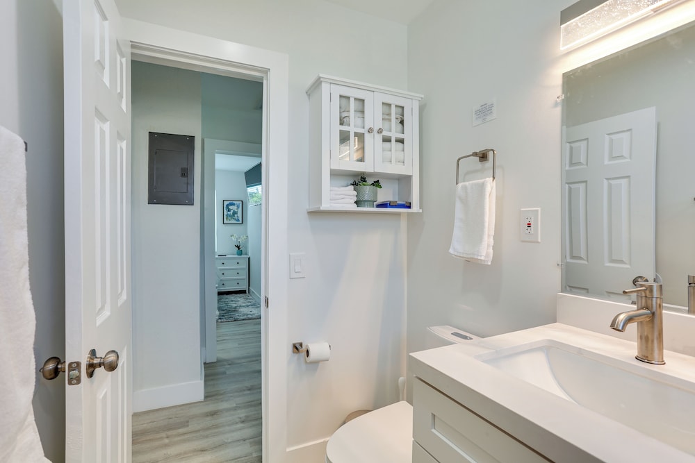 West Palm Beach Vacation Rental about 2 Mi to Beach — 4-Star Luxury Hotel in West Palm Beach, United States