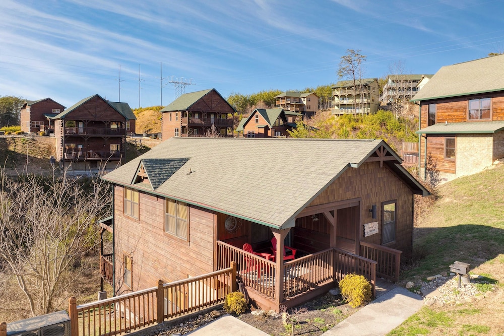 Bear Cove by Avantstay Hot Tub Pool Table - photo 41