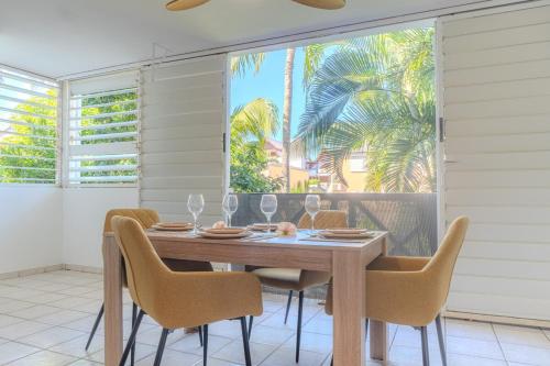 Les murmures du lagon T3 à 200m de la plage de trou d'eau — 4-Star Luxury Hotel in Saint-Paul, Réunion