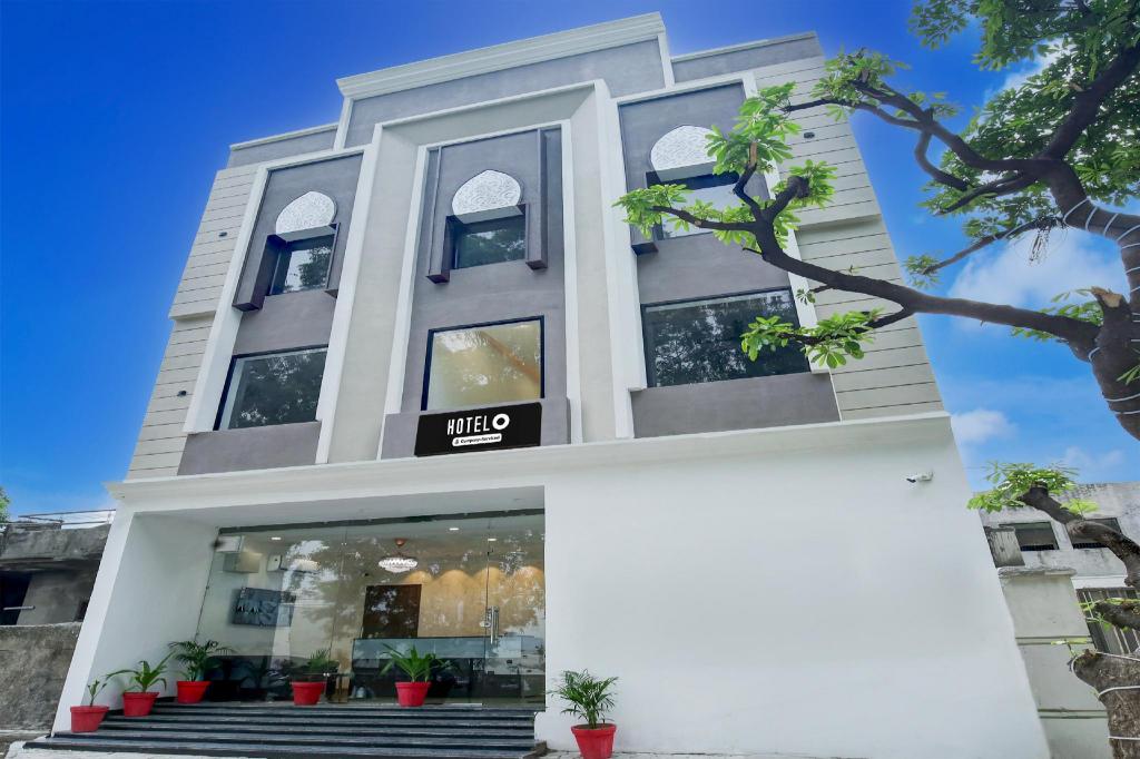 Hotel O Ss Grand Suites