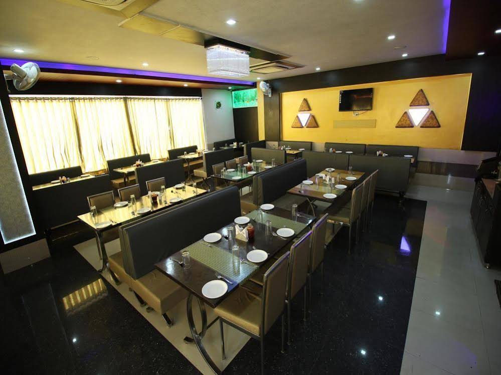 OYO Rooms Sahkari Jin Cross Road — hotel in Himatnagar