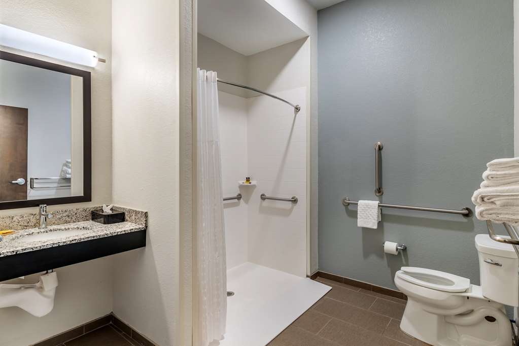 Best Western Plus Bluffton Hilton Head Hotel - photo 32