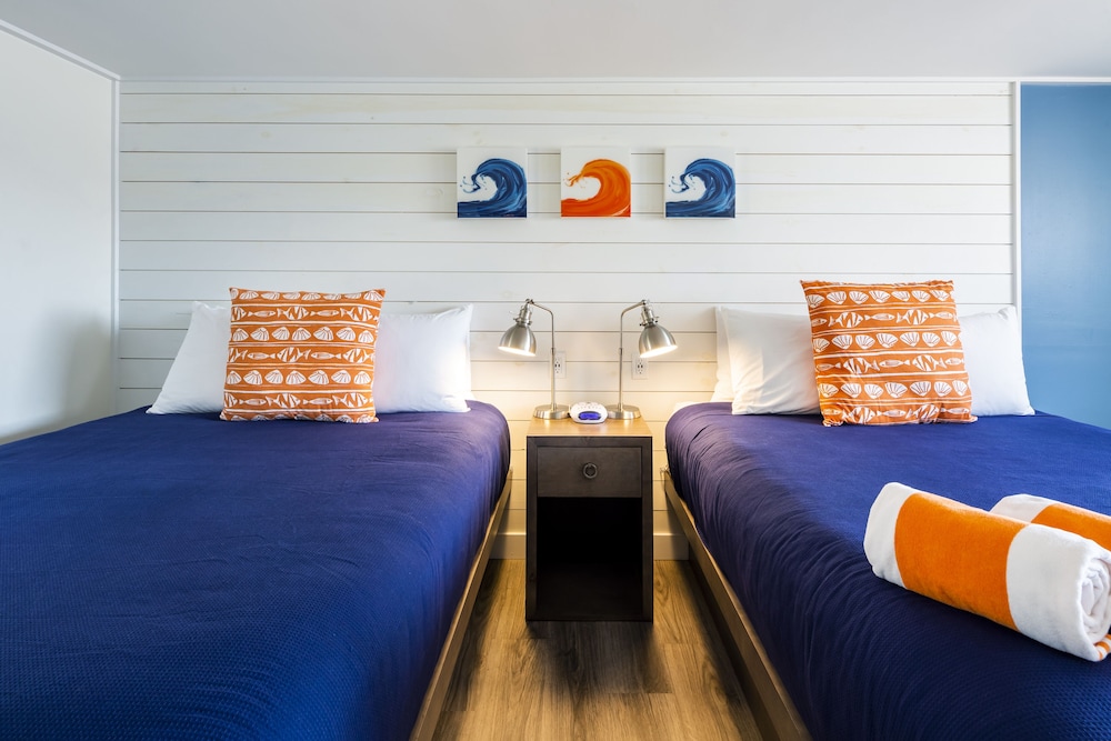 Breakwater Hotel - photo 8