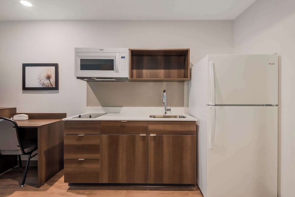 WoodSpring Suites Bellflower Los Angeles - photo 19