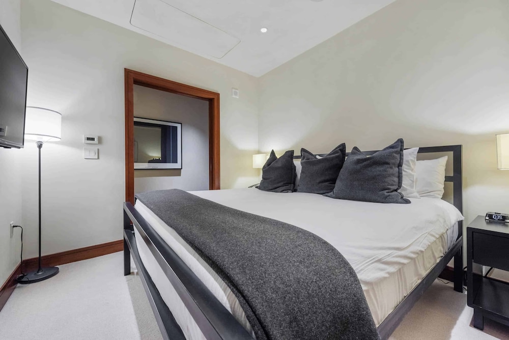 Solaris Residences - photo 31