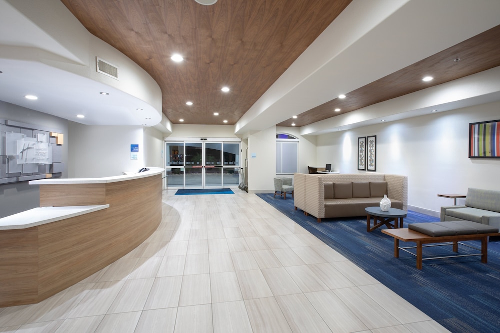 Holiday Inn Express & Suites Chowchilla Yosemite Park Area by IHG - photo 35