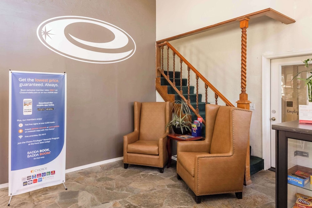 Econo Lodge Inn & Suites Heavenly Village Area - photo 3