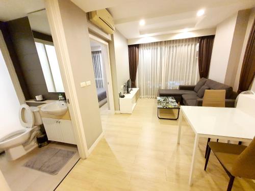 Chic 1BR near WON Beach Bangsaen — 4-Star Luxury Hotel in Chon Buri, Thailand