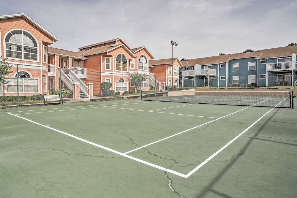 Close to Disney and Resort Perks Kissimmee Condo - photo 11