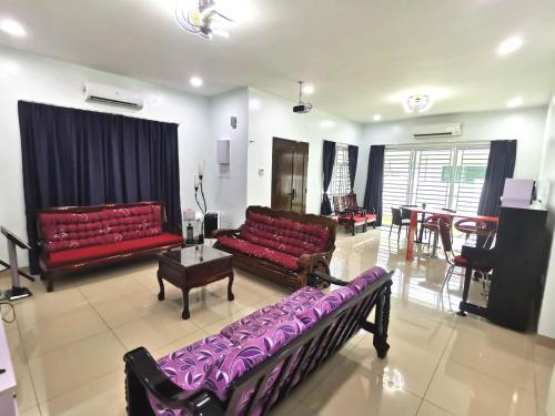 Batu Pahat Karaoke LawnView TvBox BBQ Villa — 4-Star Luxury Hotel in Batu Pahat, Malaysia