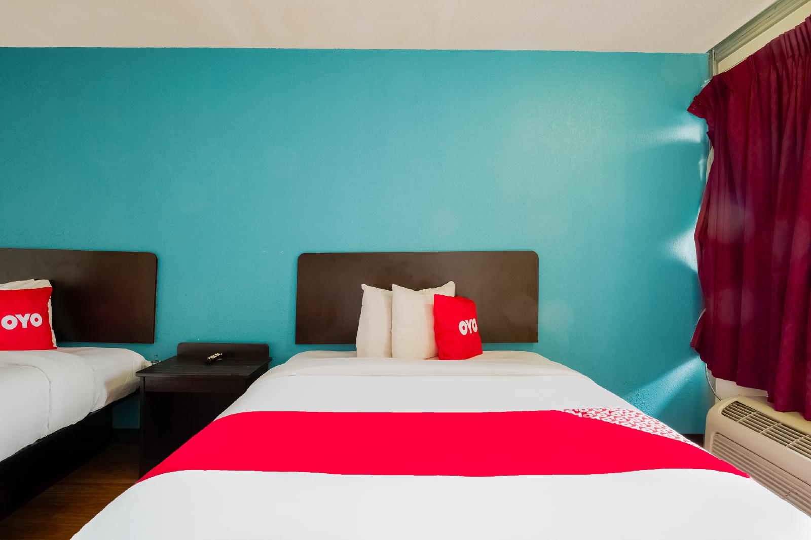 OYO Hotel St. Louis Lambert Airport - photo 7