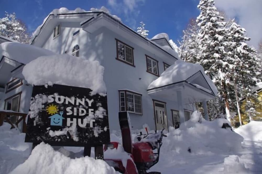 Sunny Side Hut - last minute hotel in Hakuba