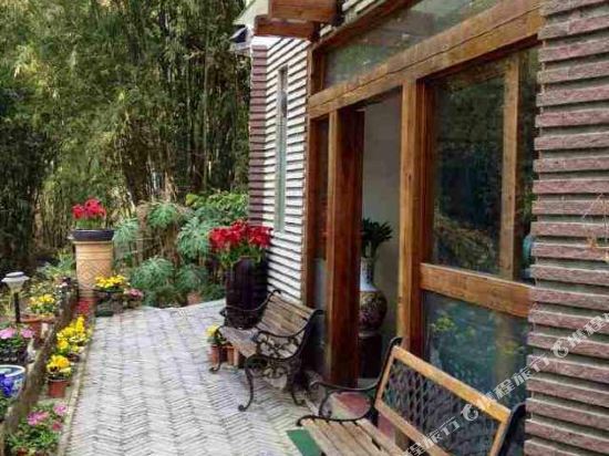 Jiulong Bajiaolou Inn in Yingcheng, People's Republic of China