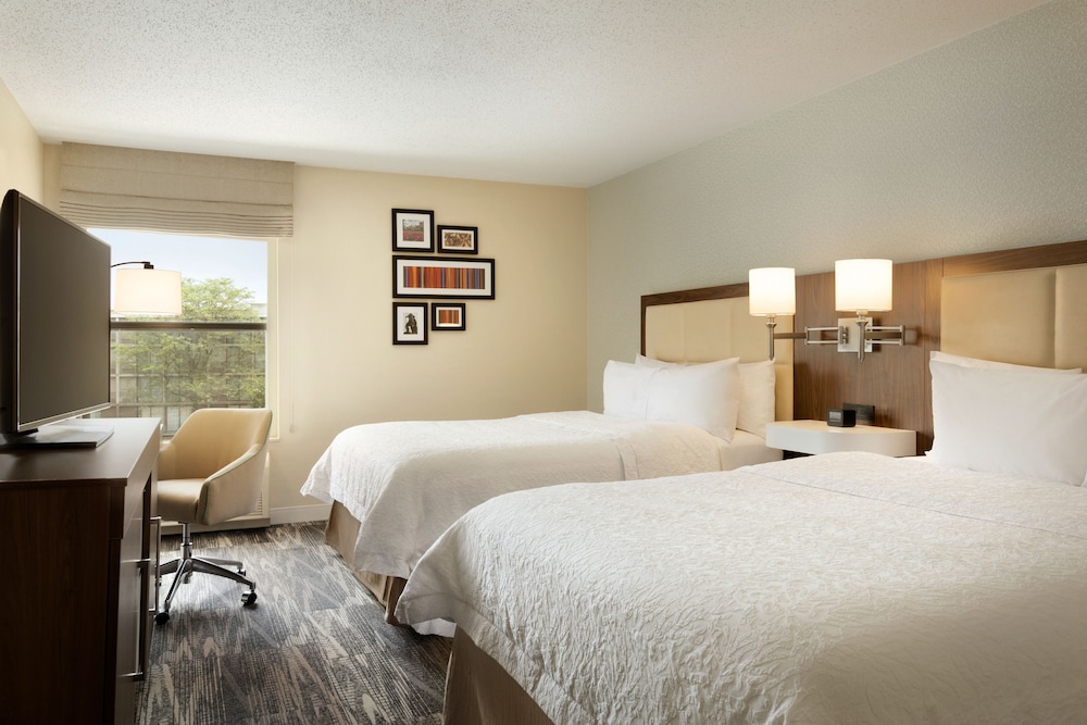 Hampton Inn Akron Fairlawn - photo 10