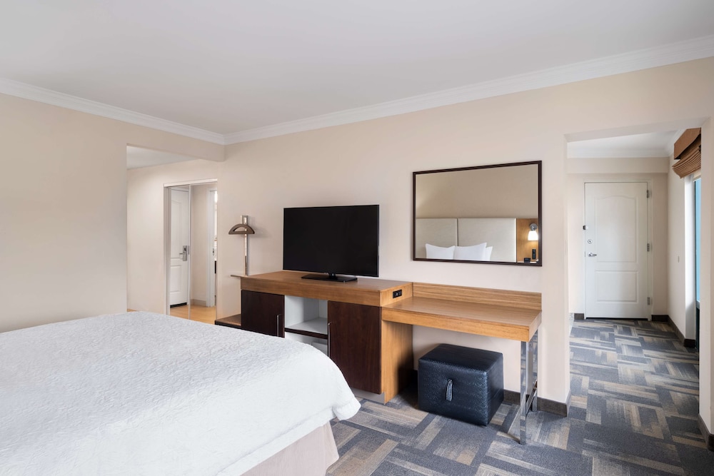 Hampton Inn Charleston North - photo 9