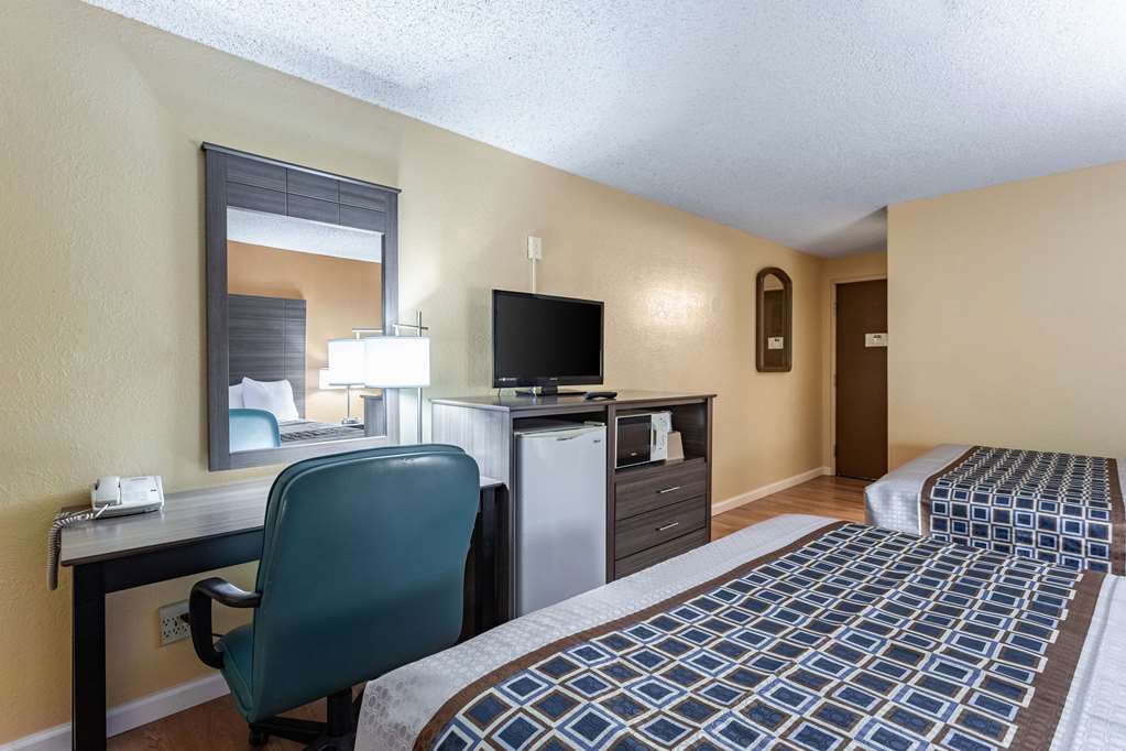 Rodeway Inn Farmington - photo 22