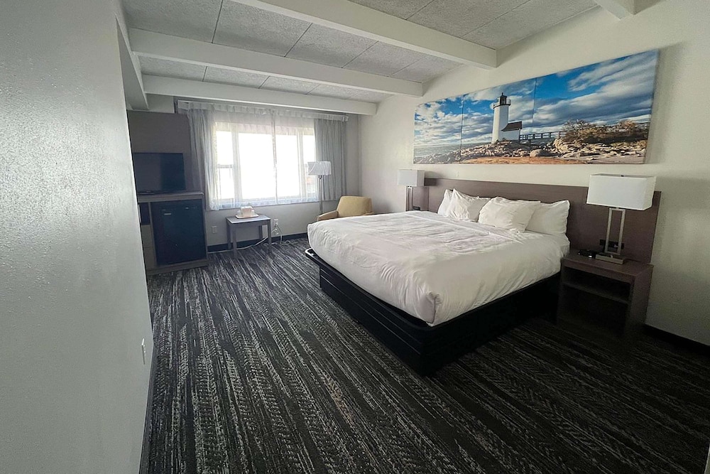 Days Inn by Wyndham Manitowoc — hotel in Manitowoc