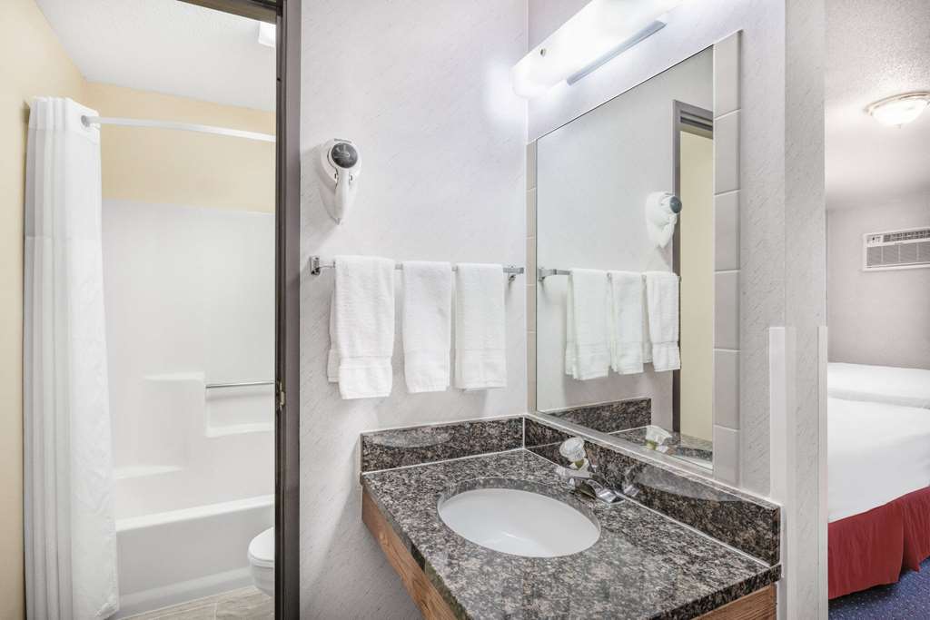 Days Inn by Wyndham Monticello - photo 6