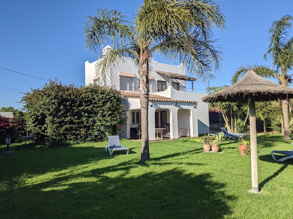 Villa Pinos Zahora Beach Front Pine Trees — 4-Star Luxury Hotel in Vejer De La Frontera, Spain
