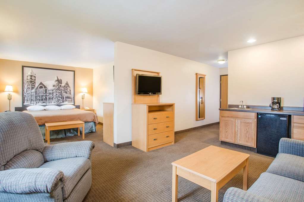 Super 8 by Wyndham Monroe WI - photo 10